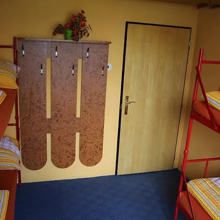 Nocležna Stará škola Hostal *